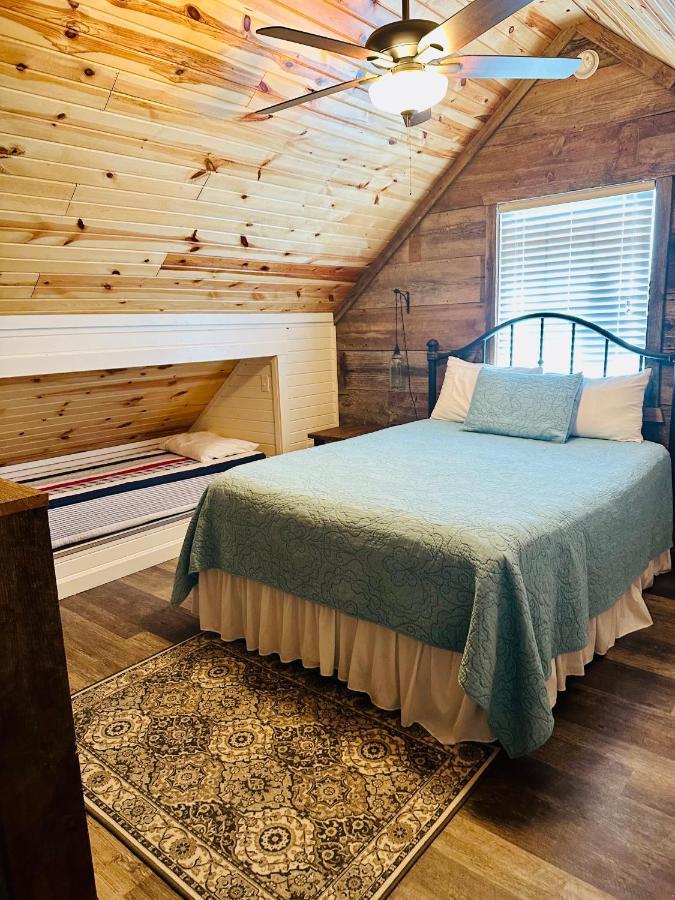 Knotty Squirrel Cabins Mountain View Eksteriør billede